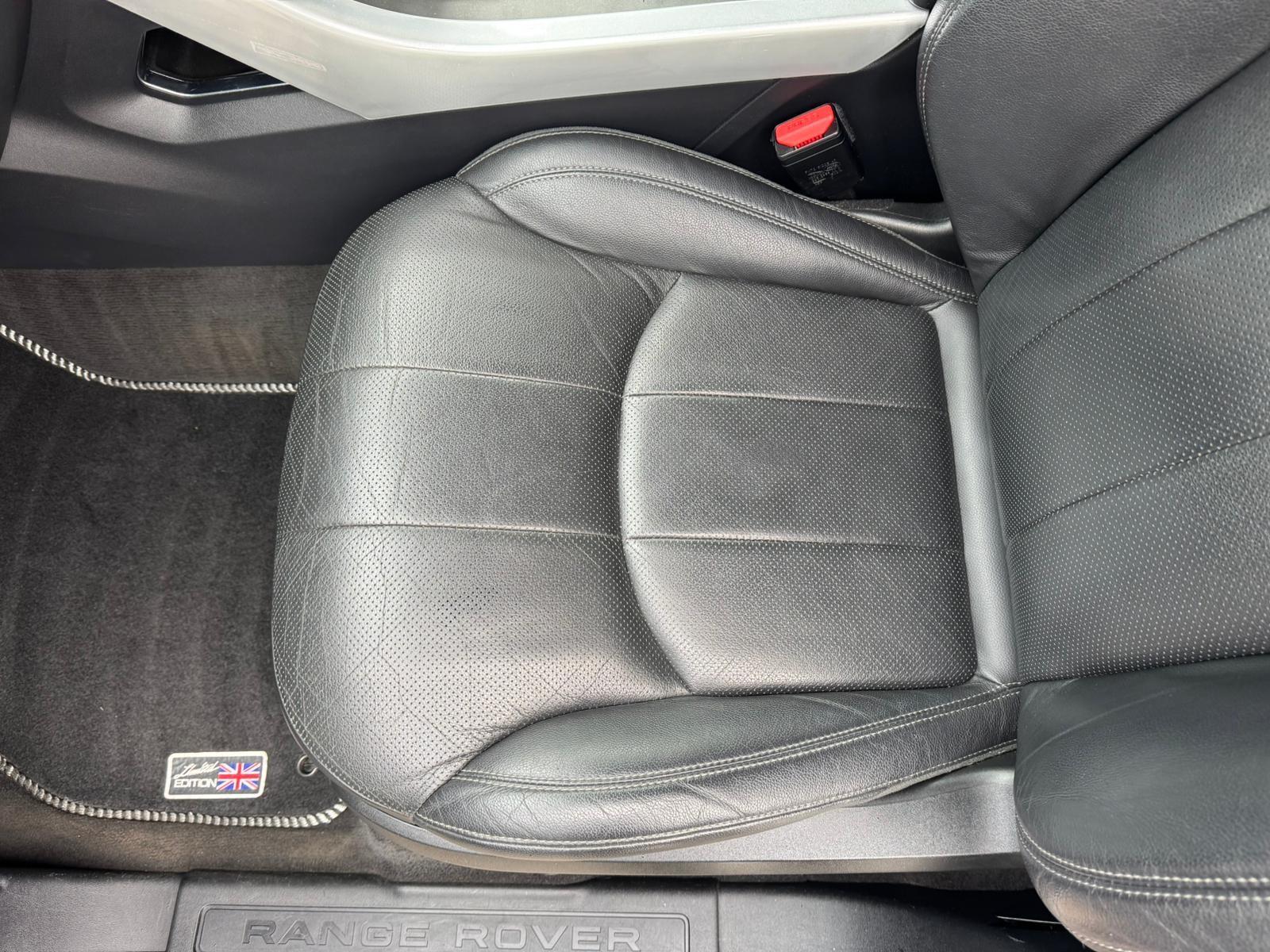 Land Rover Range Rover Evoque 2.0 eD4 SE Tech FWD Euro 6 (s/s) 5dr 5dr Manual 2018