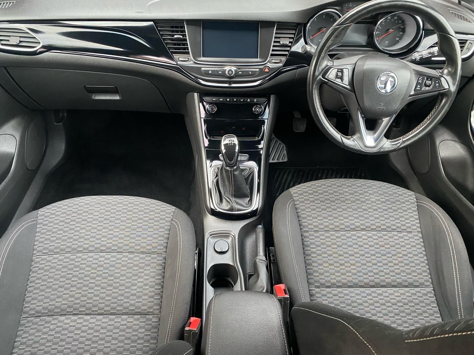 Vauxhall Astra 1.6 CDTi SRi Sports Tourer Euro 6 5dr 5dr Manual 2017