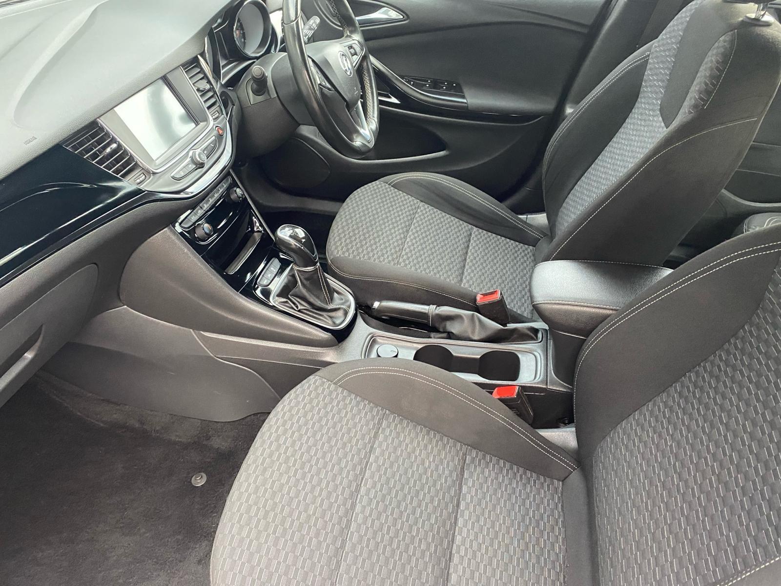 Vauxhall Astra 1.6 CDTi SRi Sports Tourer Euro 6 5dr 5dr Manual 2017