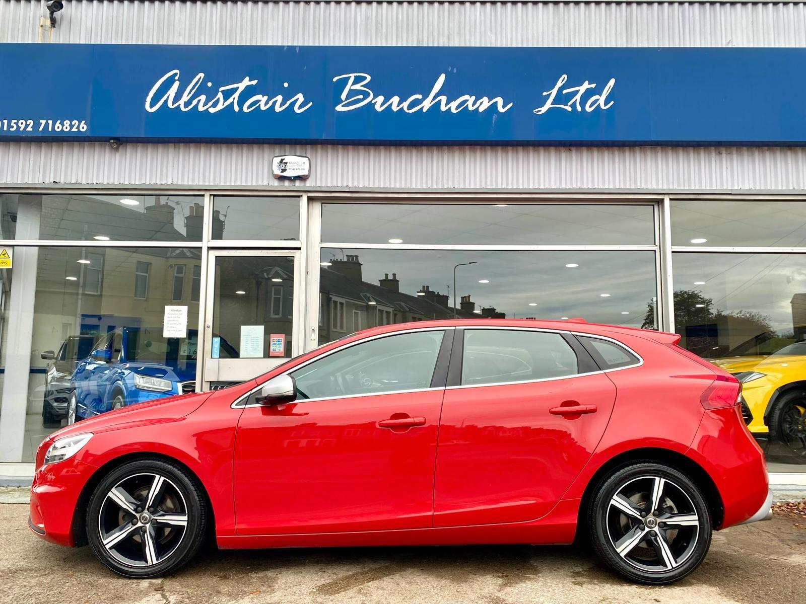 Volvo V40 2.0 D2 R-Design Hatchback 5dr Diesel Manual Euro 6 (s/s) (120 ps) 5dr Manual 2016