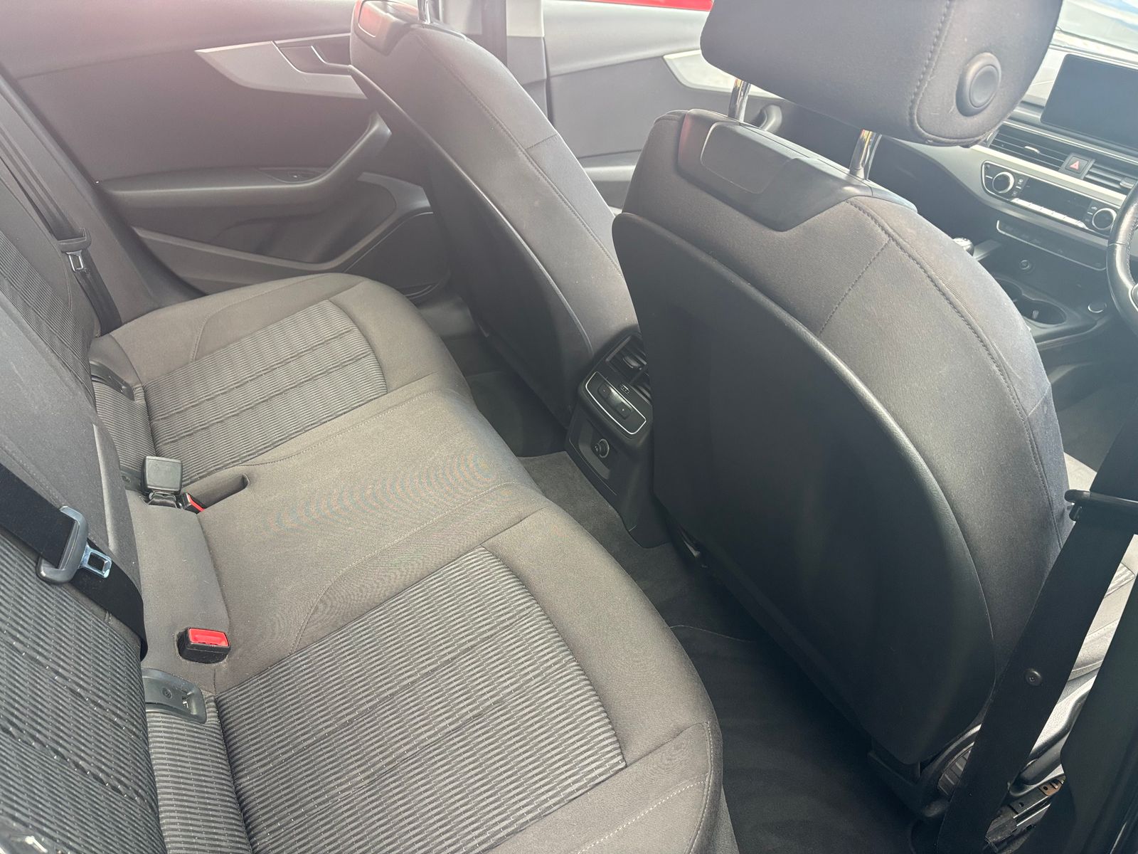 Audi A4 2.0 TDI ultra SE Saloon 4dr Diesel Euro 6 (s/s) (150 ps) 4dr Manual 2017