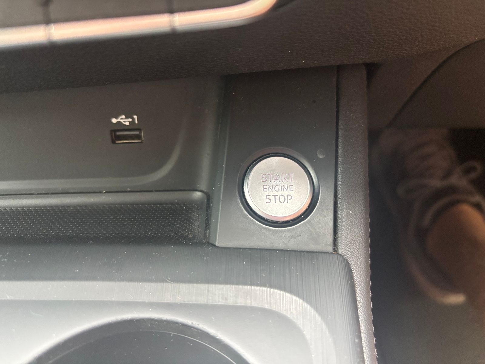 Audi A4 2.0 TDI ultra SE Saloon 4dr Diesel Euro 6 (s/s) (150 ps) 4dr Manual 2017