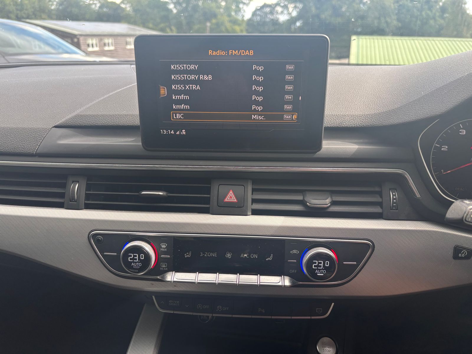 Audi A4 2.0 TDI ultra SE Saloon 4dr Diesel Euro 6 (s/s) (150 ps) 4dr Manual 2017