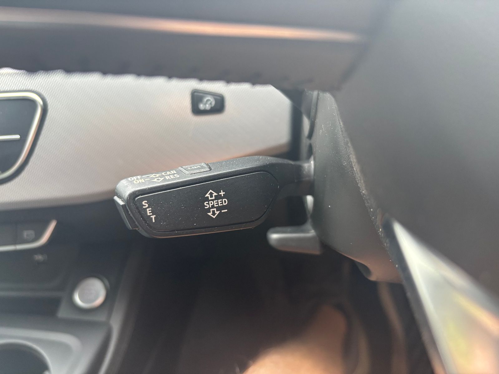 Audi A4 2.0 TDI ultra SE Saloon 4dr Diesel Euro 6 (s/s) (150 ps) 4dr Manual 2017