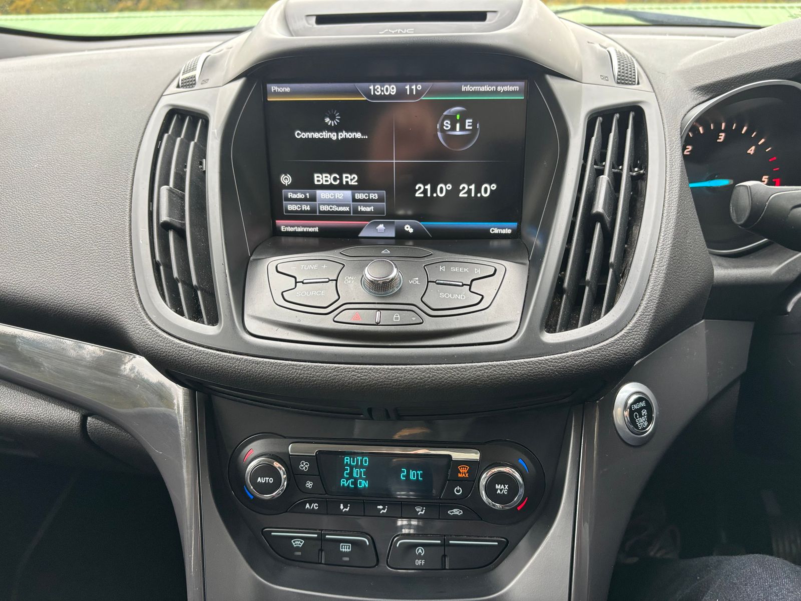 Ford Kuga 2.0 TDCi Titanium SUV 5dr Diesel Manual 2WD Euro 6 (s/s) (150 ps) 5dr Manual 2016