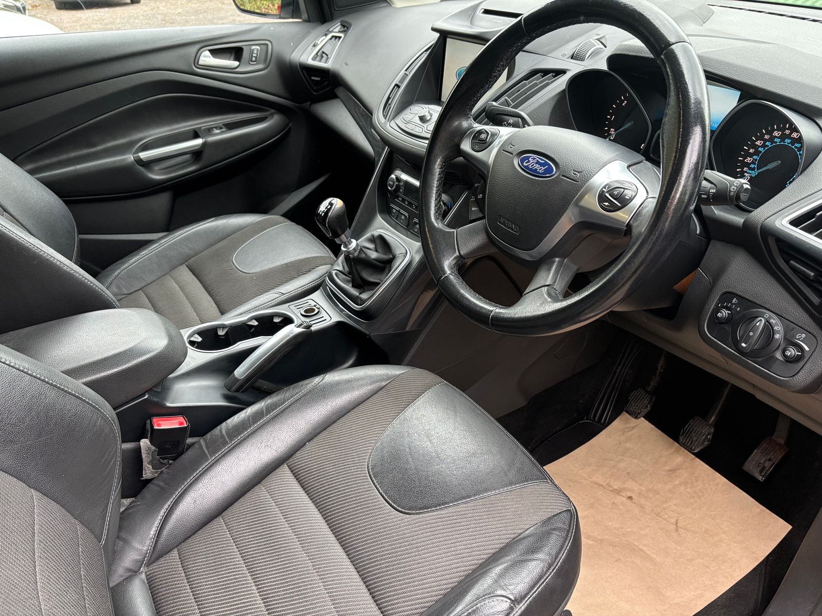 Ford Kuga 2.0 TDCi Titanium SUV 5dr Diesel Manual 2WD Euro 6 (s/s) (150 ps) 5dr Manual 2016