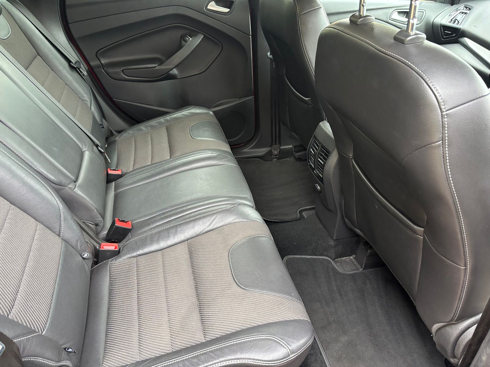 Ford Kuga 2.0 TDCi Titanium SUV 5dr Diesel Manual 2WD Euro 6 (s/s) (150 ps) 5dr Manual 2016