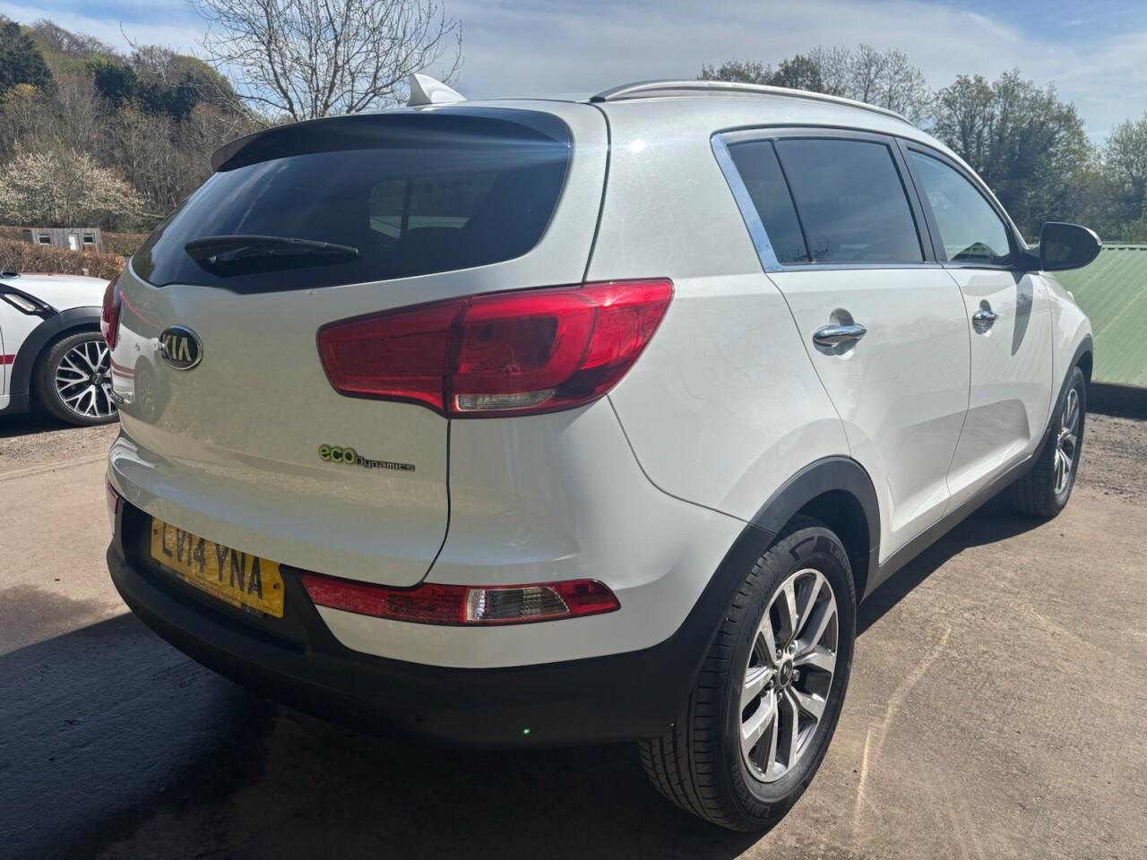 Kia Sportage 1.6 GDi EcoDynamics White Edition SUV 5dr Petrol Manual 2WD Euro 5 (s/s) (133 bhp) 5dr Manual 2014