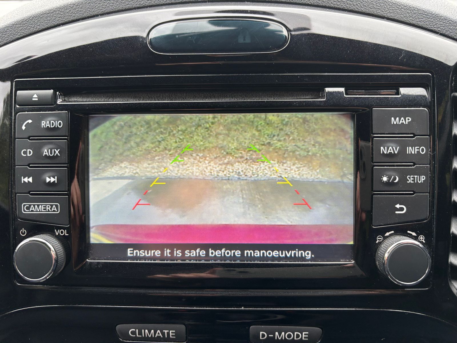 Nissan Juke 1.6 DIG-T N-Connecta SUV 5dr Petrol Manual Euro 6 (s/s) (190 ps) 5dr Manual 2017