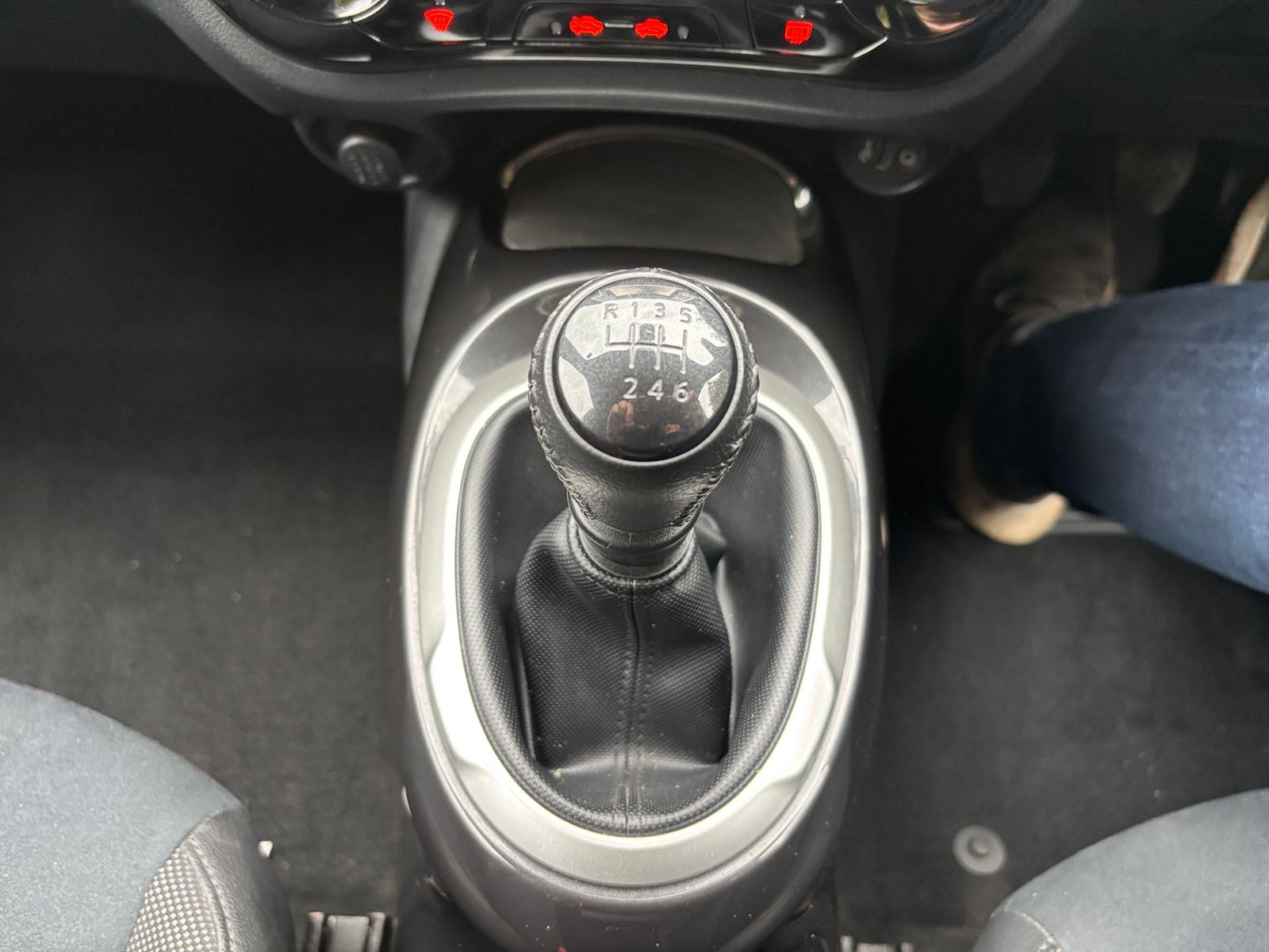 Nissan Juke 1.6 DIG-T N-Connecta SUV 5dr Petrol Manual Euro 6 (s/s) (190 ps) 5dr Manual 2017