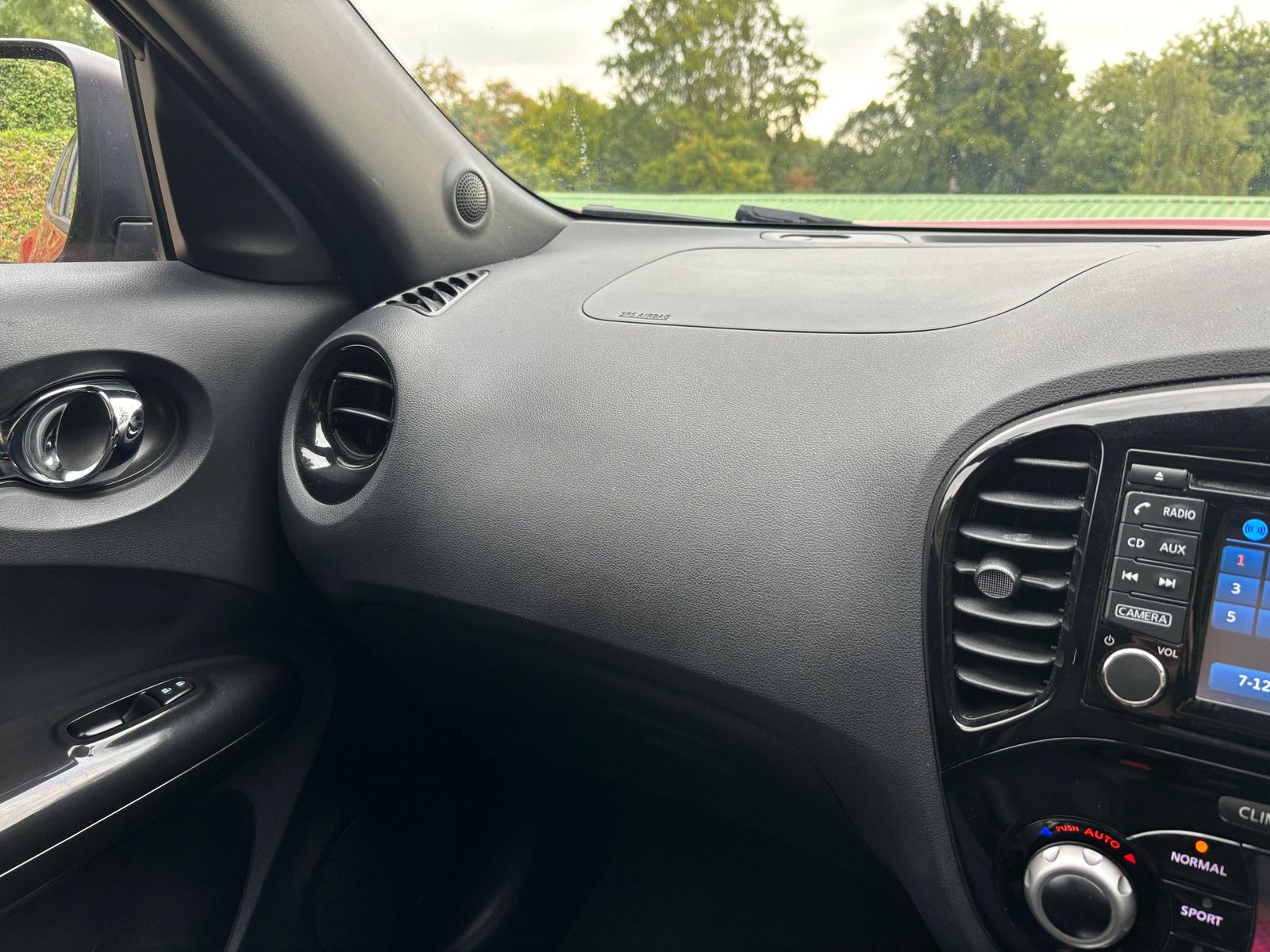 Nissan Juke 1.6 DIG-T N-Connecta SUV 5dr Petrol Manual Euro 6 (s/s) (190 ps) 5dr Manual 2017