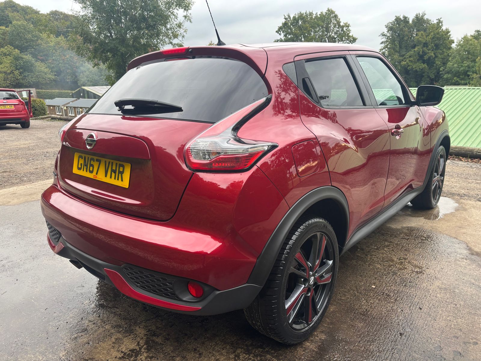 Nissan Juke 1.6 DIG-T N-Connecta SUV 5dr Petrol Manual Euro 6 (s/s) (190 ps) 5dr Manual 2017