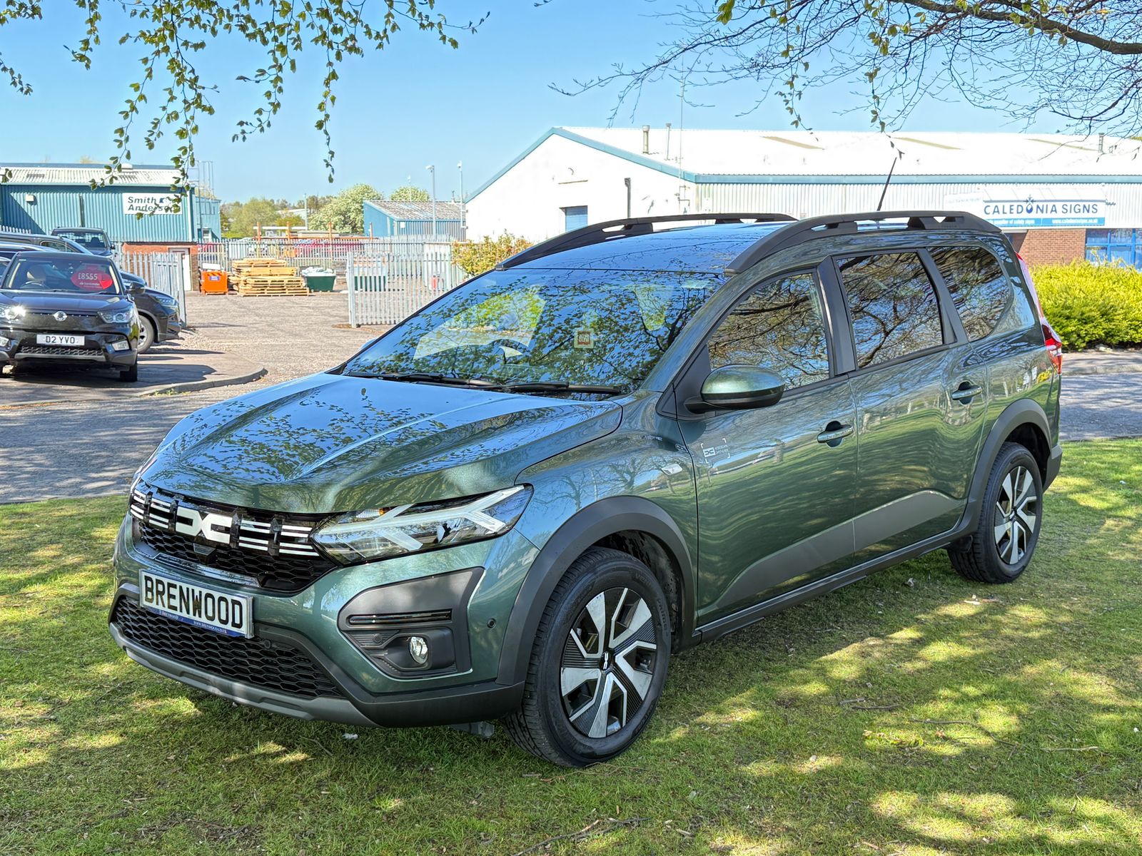 2025 Dacia Jogger 1.0 TCe Expression MPV 5dr Petrol Manual Euro 6 (s/s) (110 ps), exterior view 4