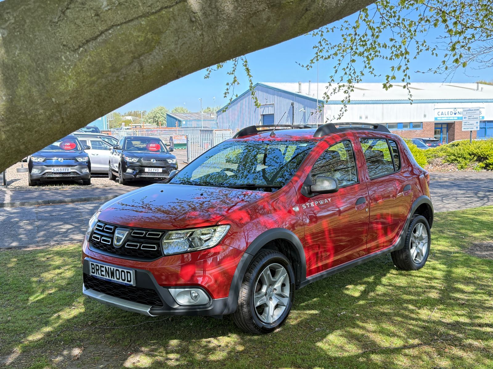 2019 Dacia Sandero Stepway 0.9 TCe Essential Hatchback 5dr Petrol Manual Euro 6 (s/s) (90 ps), exterior view 4
