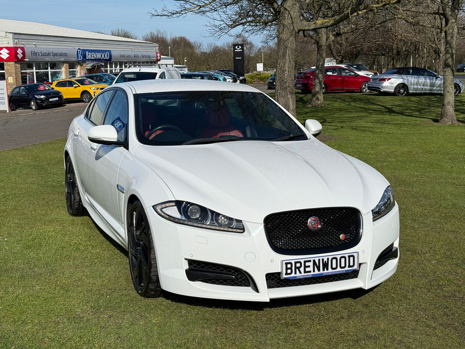 2014 Jaguar XF 3.0d S V6 Portfolio Saloon 4dr Diesel Auto Euro 5 (s/s) (275 ps), exterior view 2