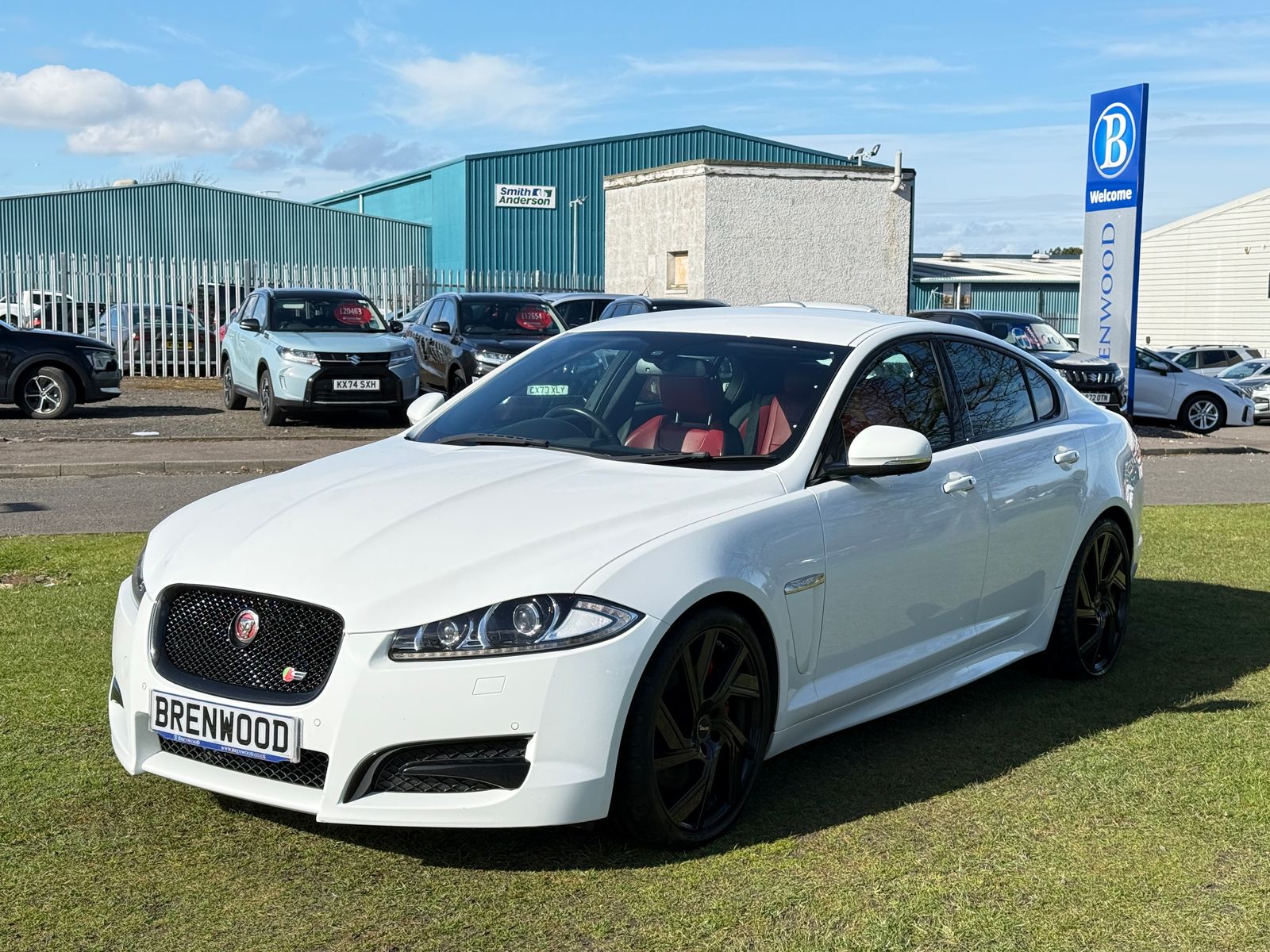 2014 Jaguar XF 3.0d S V6 Portfolio Saloon 4dr Diesel Auto Euro 5 (s/s) (275 ps), exterior view 4