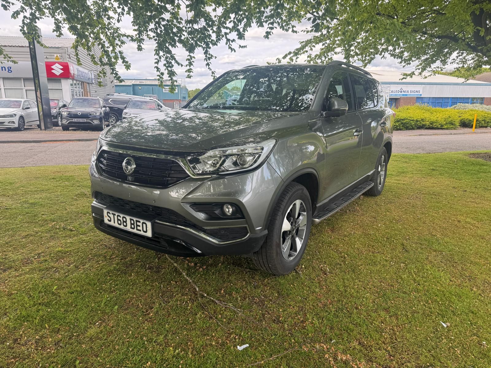 2018 SsangYong Rexton 2.2D ELX SUV 5dr Diesel T-Tronic 4WD Euro 6 (181 ps), exterior view 2