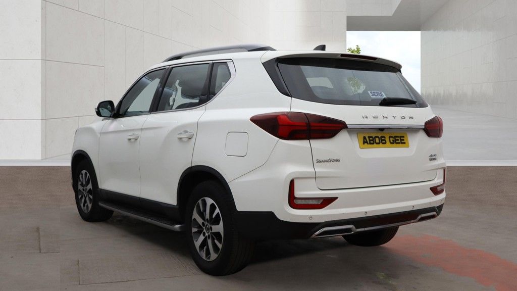 2021 SsangYong Rexton 2.2D Ventura SUV 5dr Diesel T-Tronic 4WD Euro 6 (202 ps), exterior view 3