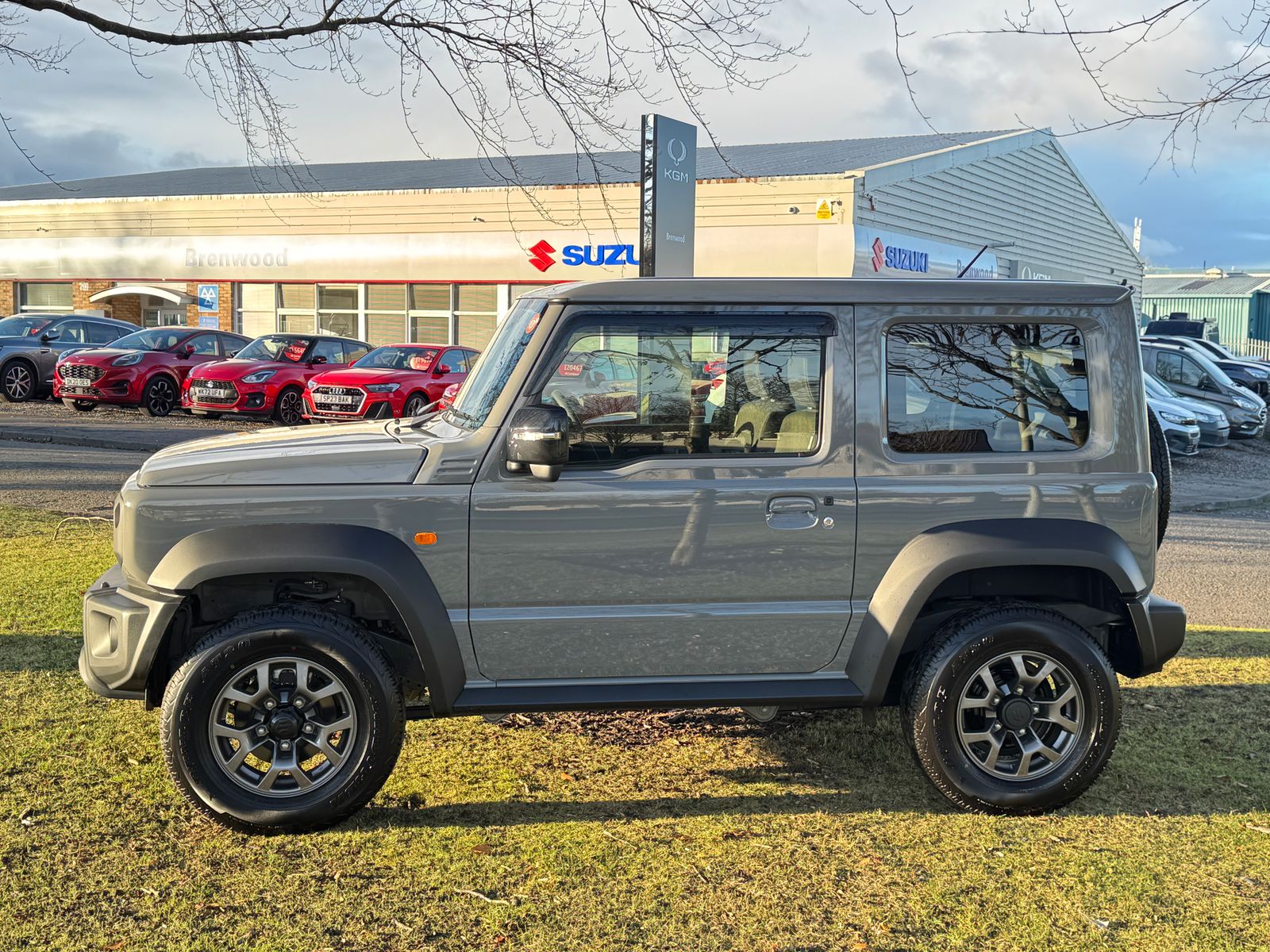 2025 Suzuki Jimny Sierra 1.5 SZ5 3 door Automatic 101 bhp, exterior view 4