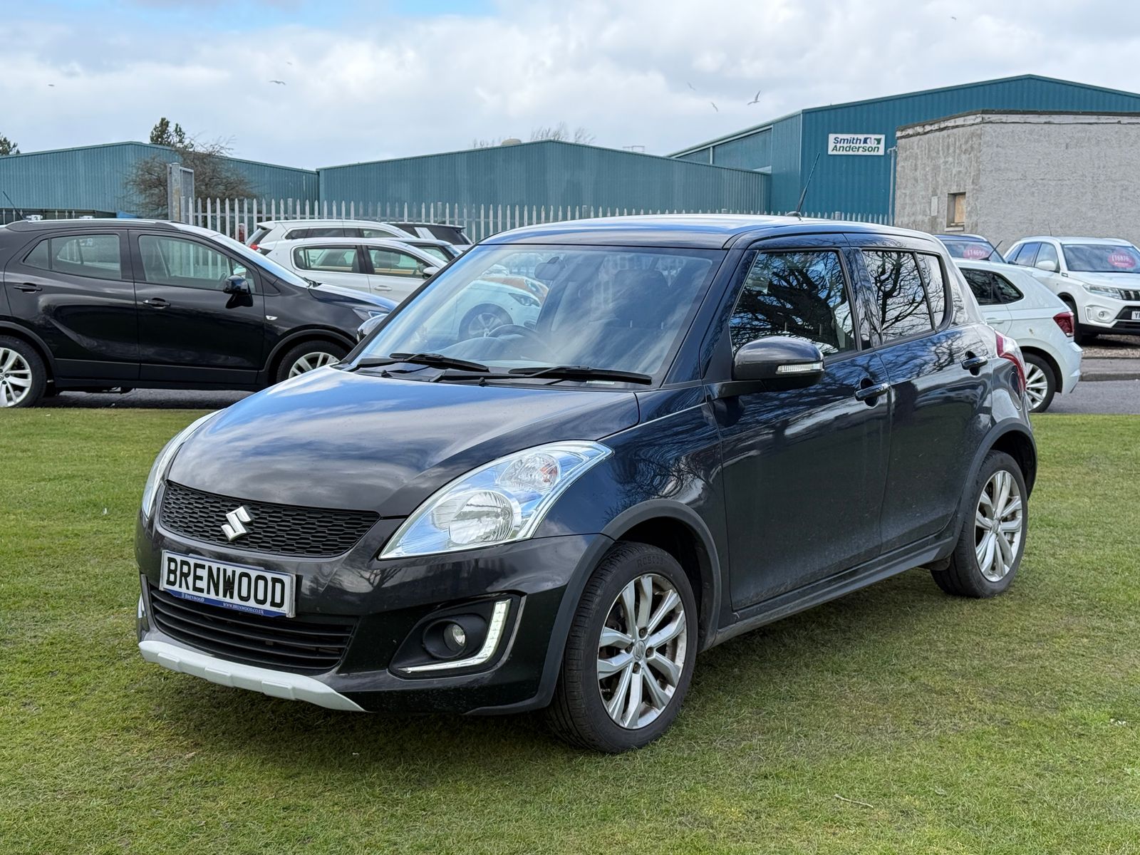 2017 Suzuki Swift 1.2 Dualjet SZ4 Hatchback 5dr Petrol Manual ALLGRIP Euro 6 (s/s) (90 ps), exterior view 4