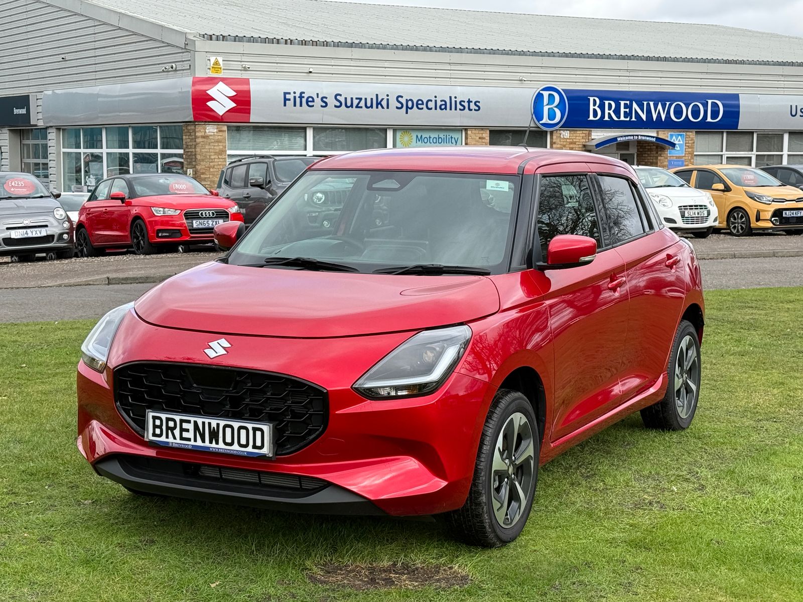 2025 Suzuki Swift 1.2 MHEV Ultra Hatchback 5dr Petrol Hybrid Manual ALLGRIP Euro 6 (s/s) (82 ps), exterior view 4
