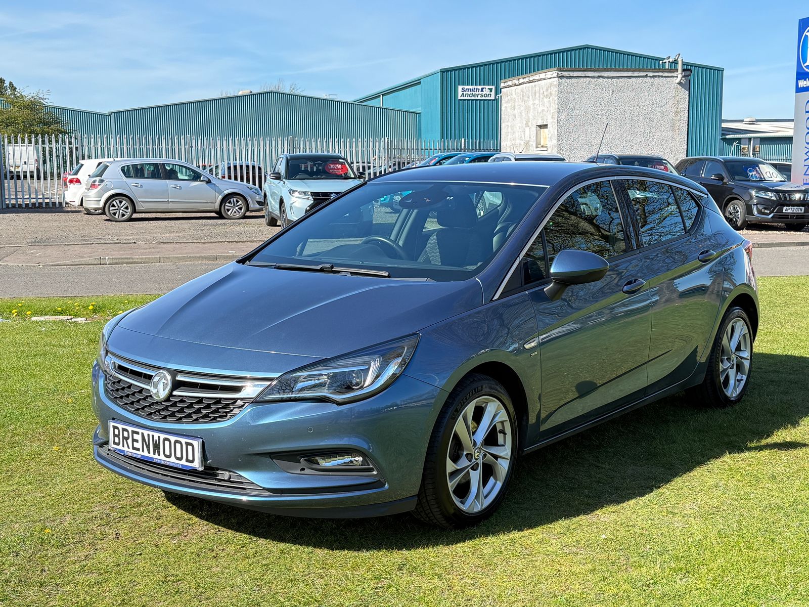 2017 Vauxhall Astra 1.4i Turbo SRi Hatchback 5dr Petrol Auto Euro 6 (s/s) (150 ps), exterior view 4