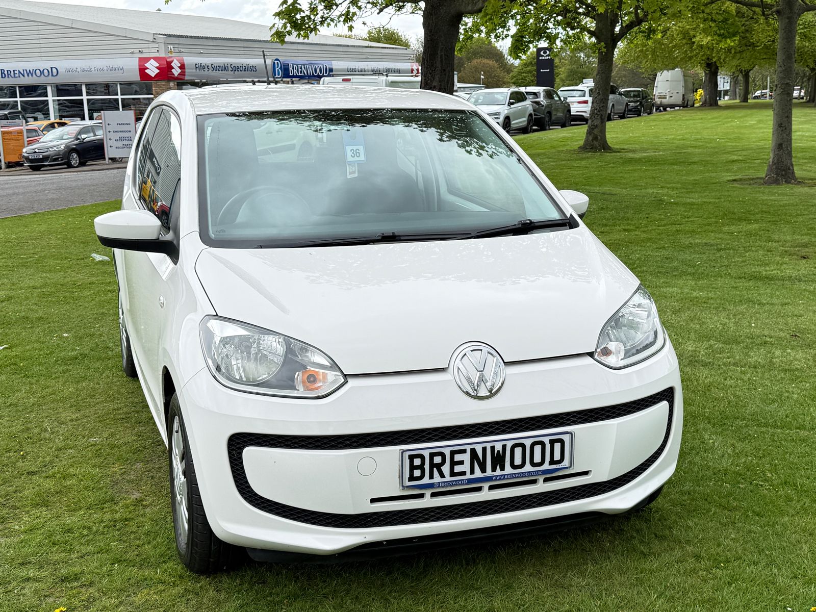 2015 Volkswagen up! 1.0 Move up! Hatchback 3dr Petrol Manual Euro 6 (60 ps), exterior view 2