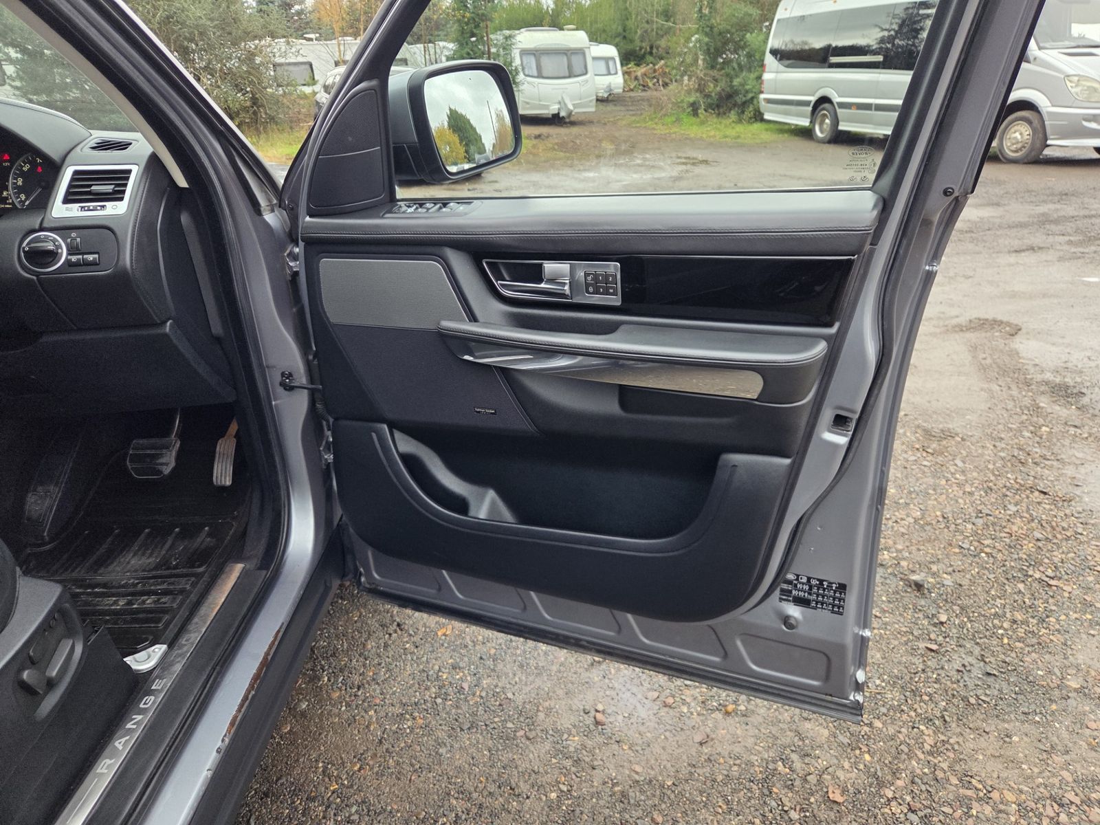 Land Rover Range Rover Sport 3.0L HSE Luxury SDV6 Auto SUV 5dr Diesel Automatic Euro 5 (255 bhp) 5dr Automatic 2025