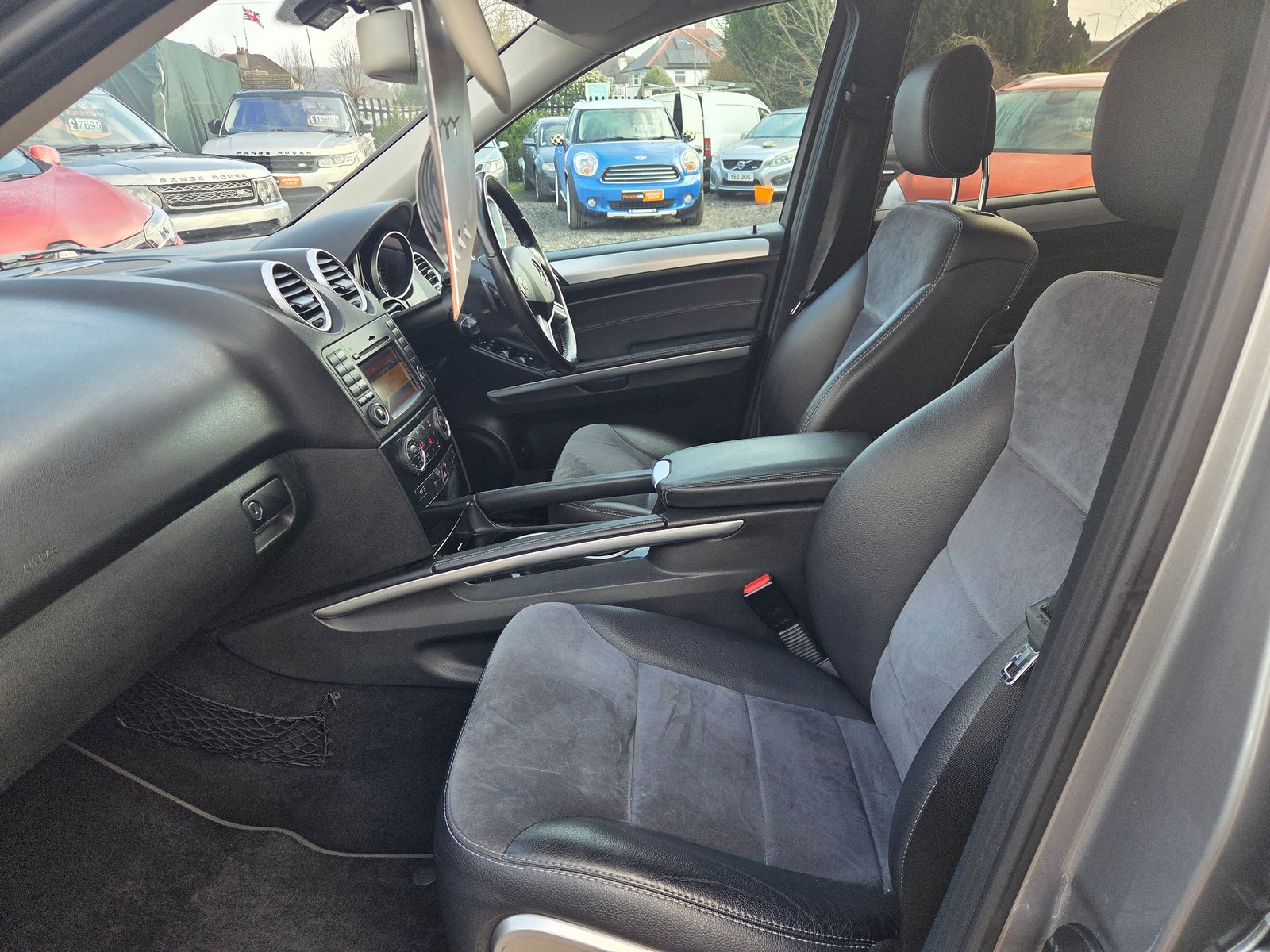 Mercedes-Benz M Class 3.0 ML300 CDI V6 BlueEfficiency Sport SUV 5dr Diesel G-Tronic 4WD Euro 5 (204 ps) 5dr Automatic 2026