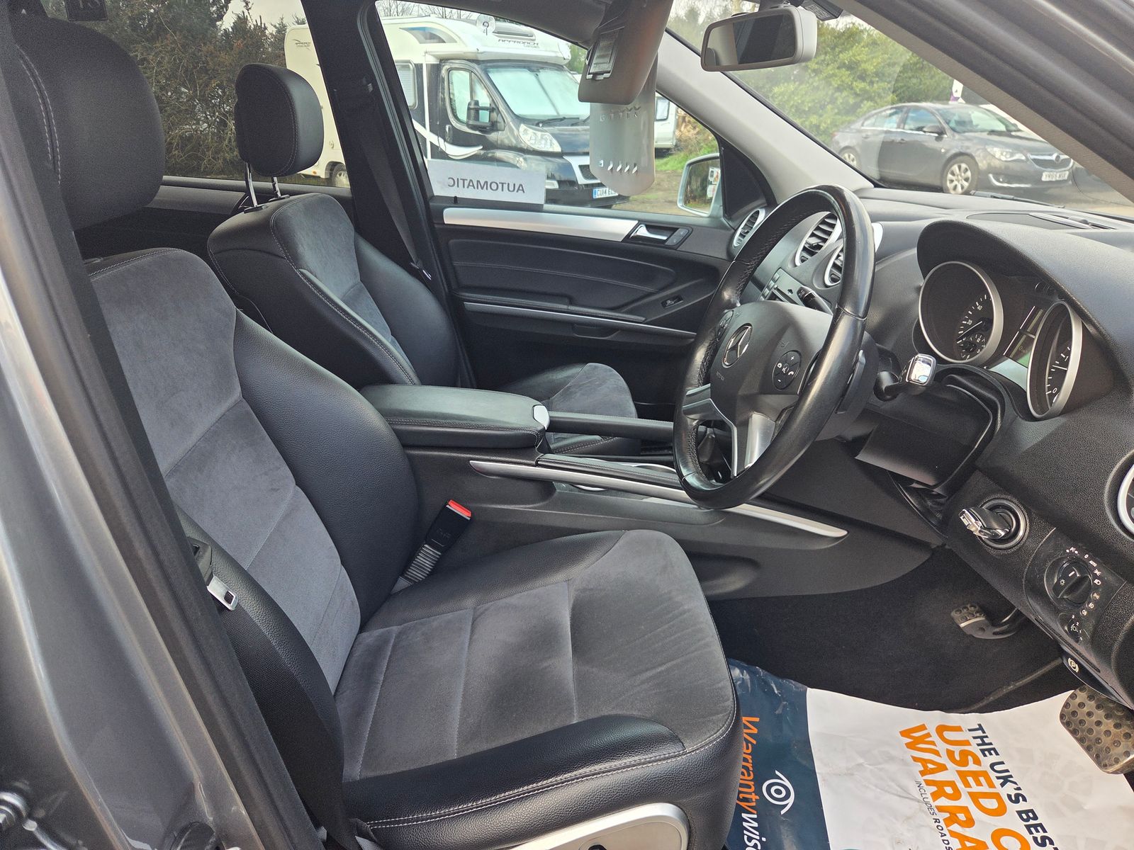 Mercedes-Benz M Class 3.0 ML300 CDI V6 BlueEfficiency Sport SUV 5dr Diesel G-Tronic 4WD Euro 5 (204 ps) 5dr Automatic 2026