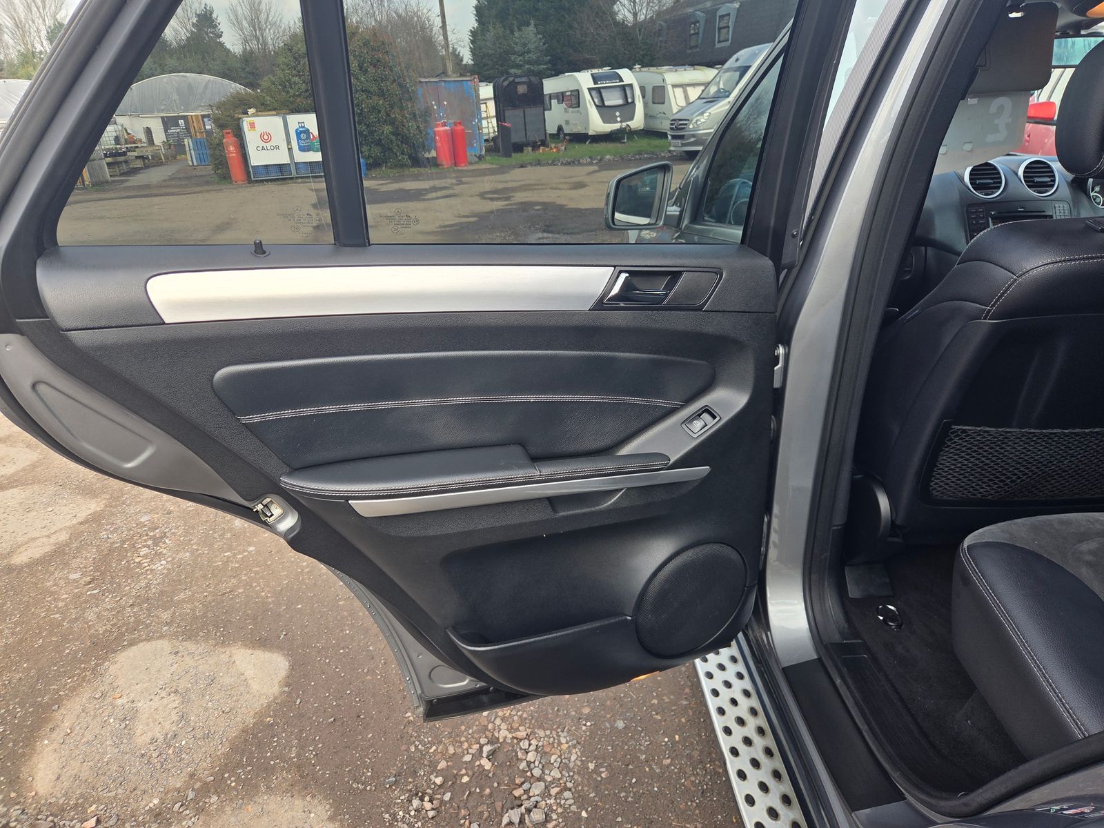 Mercedes-Benz M Class 3.0 ML300 CDI V6 BlueEfficiency Sport SUV 5dr Diesel G-Tronic 4WD Euro 5 (204 ps) 5dr Automatic 2026