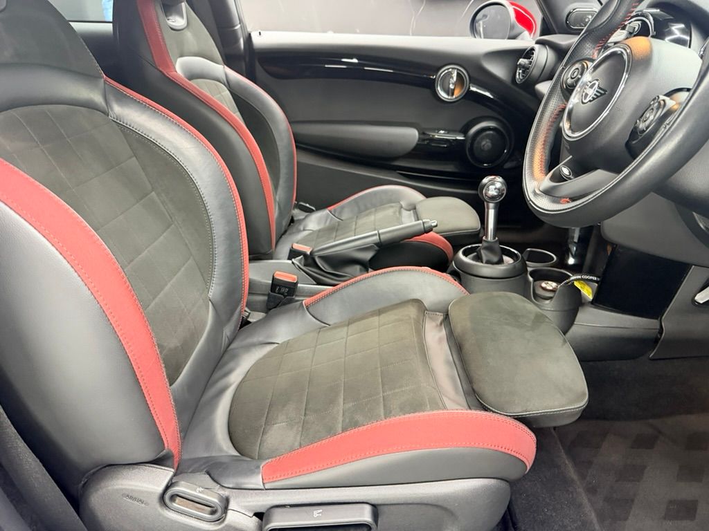 MINI Hatch 2.0 John Cooper Works GPF Hatchback 3dr Petrol Manual Euro 6 (s/s) (231 ps) 3dr Manual 2026