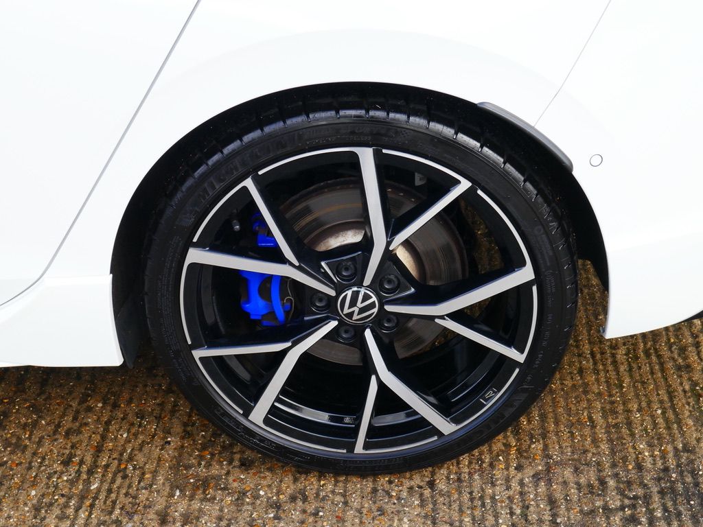 Volkswagen Golf 2.0 TSI R Hatchback 5dr Petrol DSG 4Motion Euro 6 (s/s) (320 ps) 5dr Automatic 2026