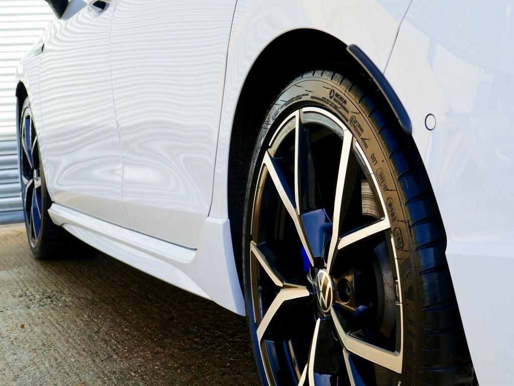 Volkswagen Golf 2.0 TSI R Hatchback 5dr Petrol DSG 4Motion Euro 6 (s/s) (320 ps) 5dr Automatic 2026