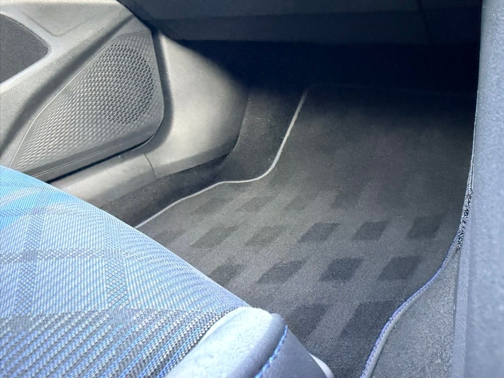 Volkswagen Golf 2.0 TSI R Hatchback 5dr Petrol DSG 4Motion Euro 6 (s/s) (320 ps) 5dr Automatic 2026