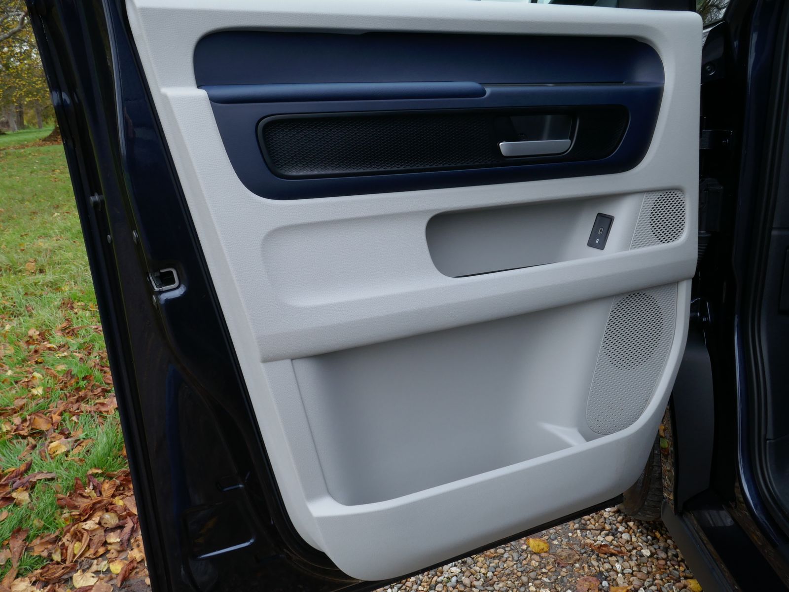 Volkswagen ID. Buzz Pro 77kWh 1ST Edition MPV 5dr Electric Auto (204 ps) 5dr Automatic 2025