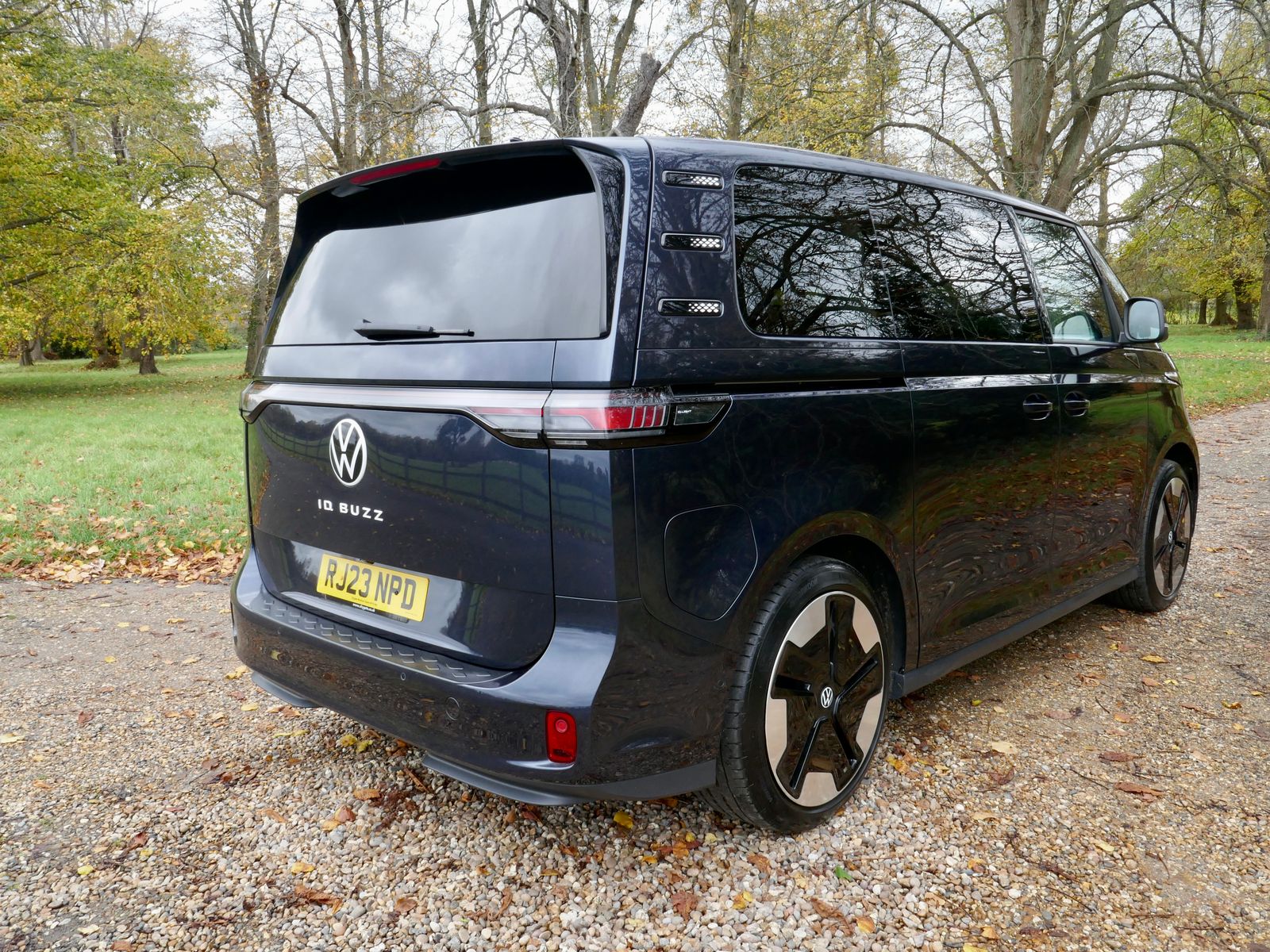 Volkswagen ID. Buzz Pro 77kWh 1ST Edition MPV 5dr Electric Auto (204 ps) 5dr Automatic 2025