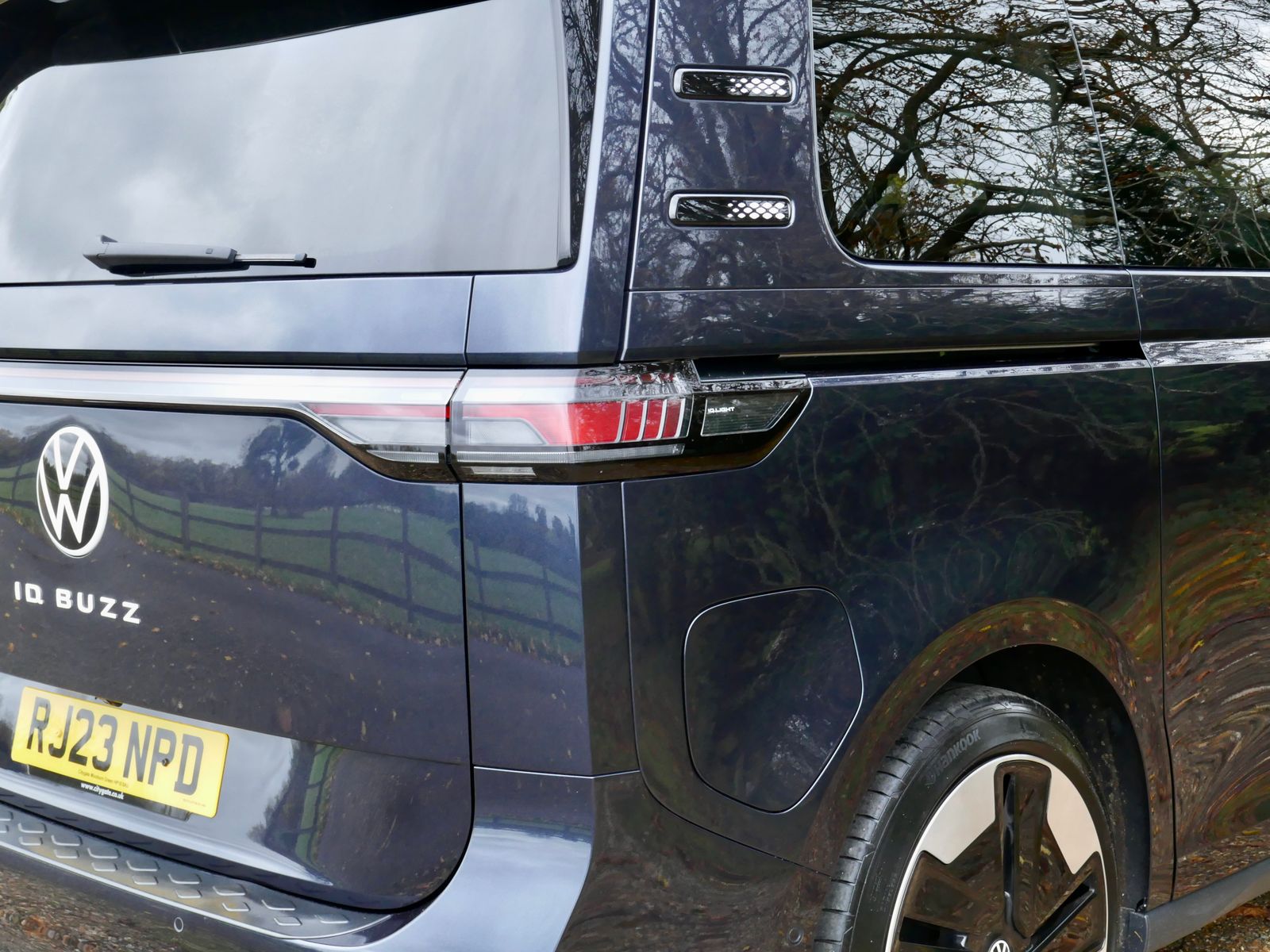 Volkswagen ID. Buzz Pro 77kWh 1ST Edition MPV 5dr Electric Auto (204 ps) 5dr Automatic 2025