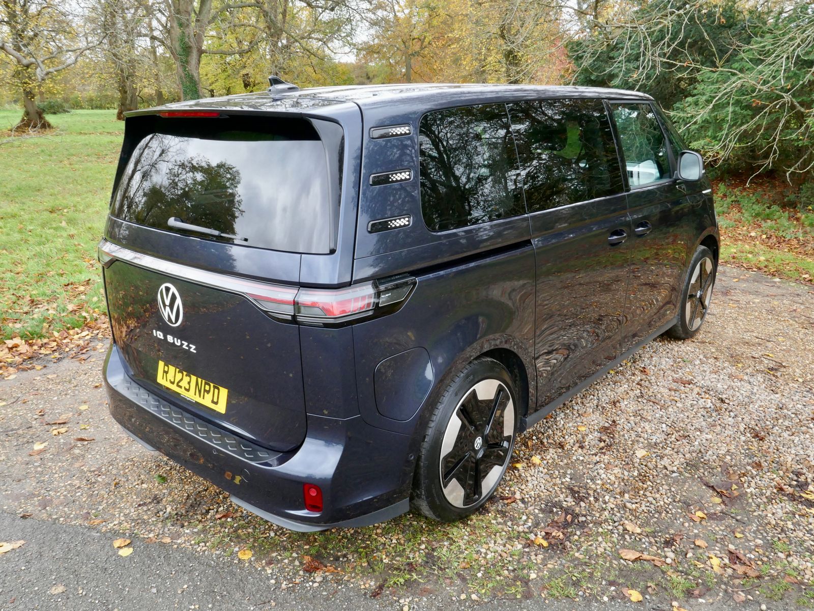 Volkswagen ID. Buzz Pro 77kWh 1ST Edition MPV 5dr Electric Auto (204 ps) 5dr Automatic 2025