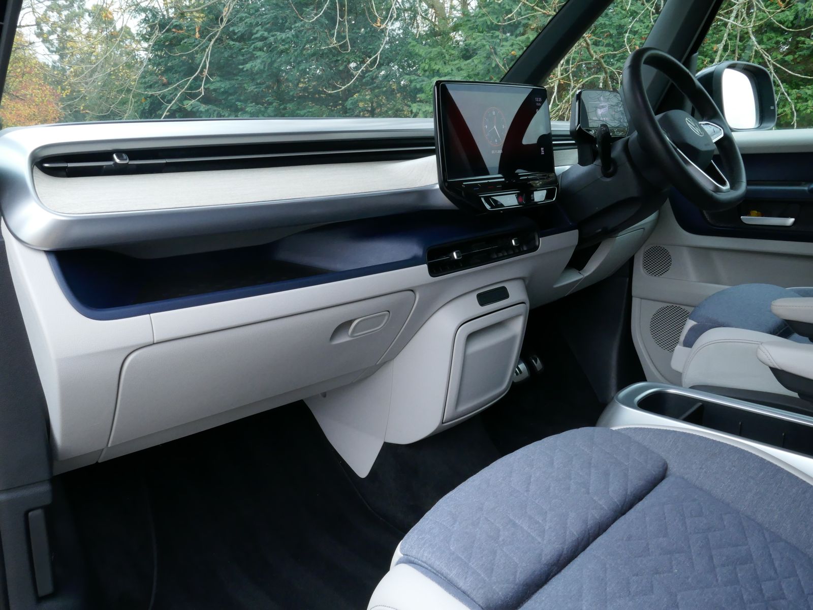 Volkswagen ID. Buzz Pro 77kWh 1ST Edition MPV 5dr Electric Auto (204 ps) 5dr Automatic 2025