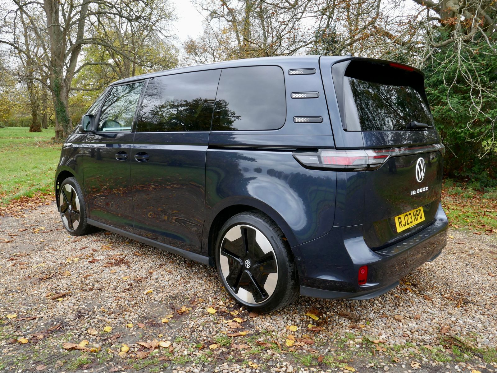 Volkswagen ID. Buzz Pro 77kWh 1ST Edition MPV 5dr Electric Auto (204 ps) 5dr Automatic 2025