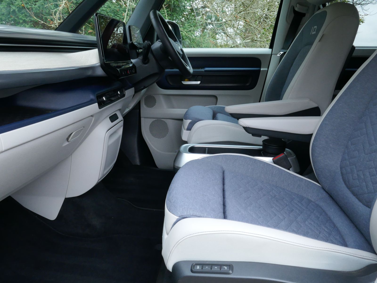 Volkswagen ID. Buzz Pro 77kWh 1ST Edition MPV 5dr Electric Auto (204 ps) 5dr Automatic 2025