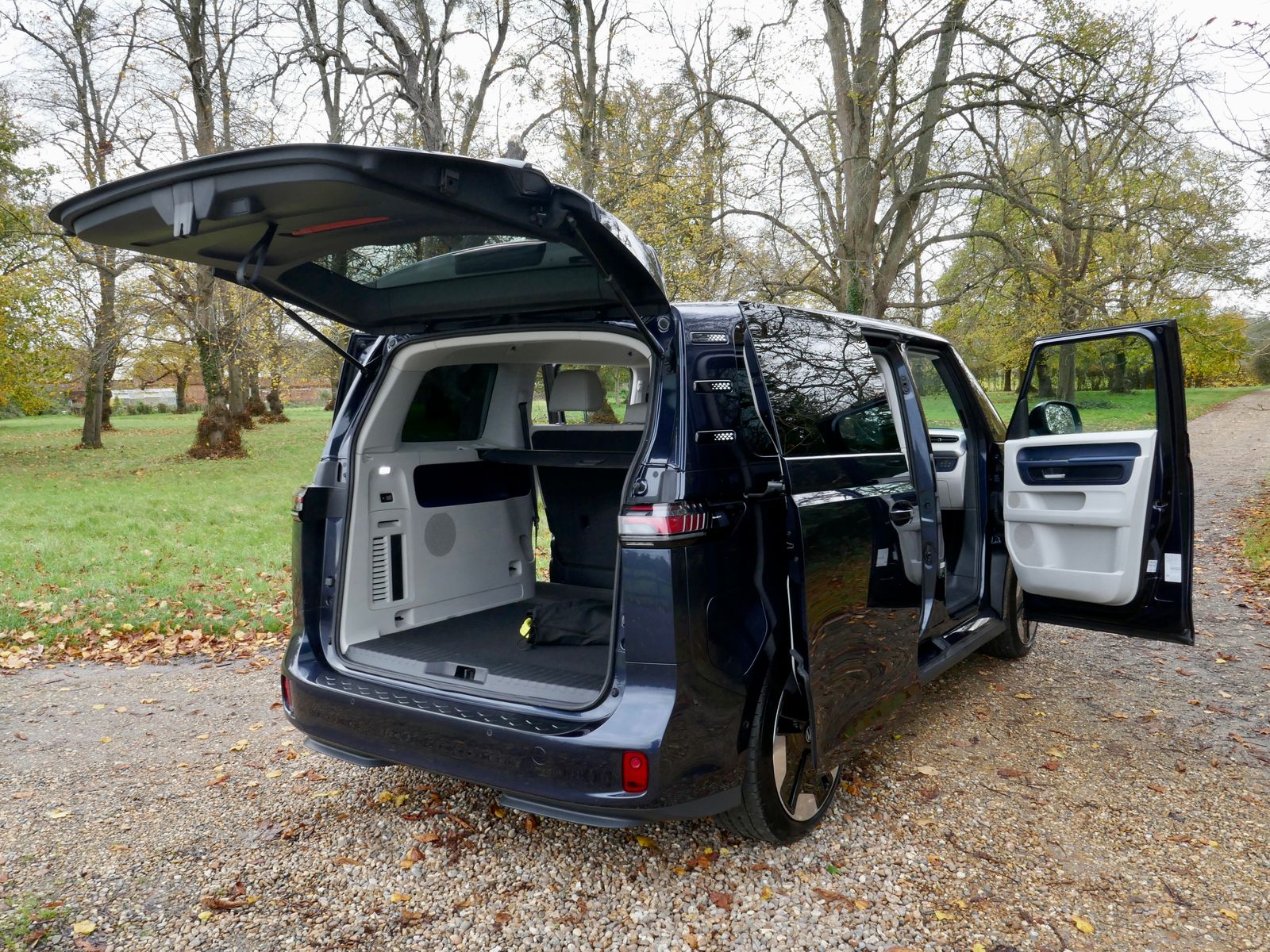 Volkswagen ID. Buzz Pro 77kWh 1ST Edition MPV 5dr Electric Auto (204 ps) 5dr Automatic 2025