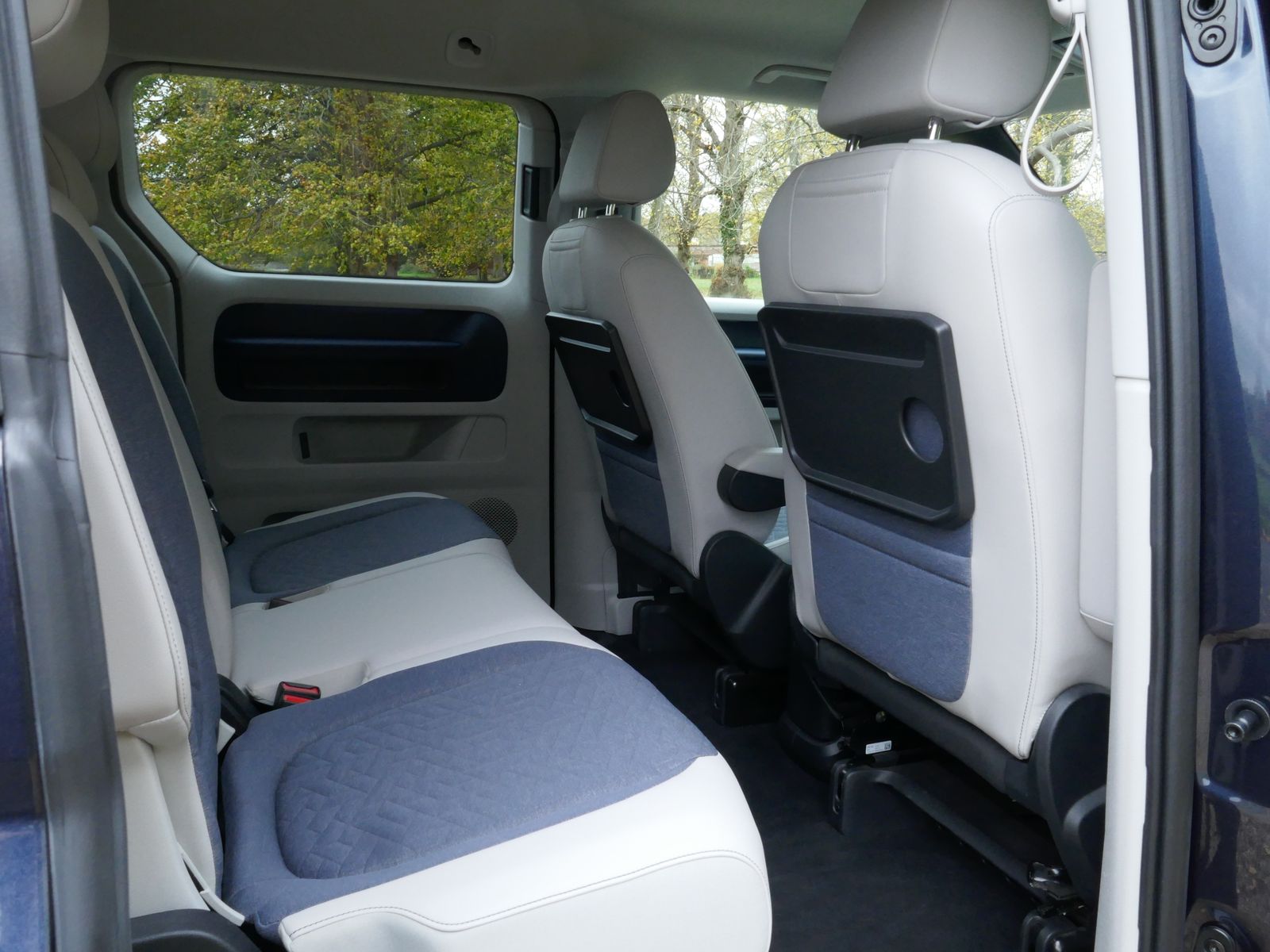 Volkswagen ID. Buzz Pro 77kWh 1ST Edition MPV 5dr Electric Auto (204 ps) 5dr Automatic 2025