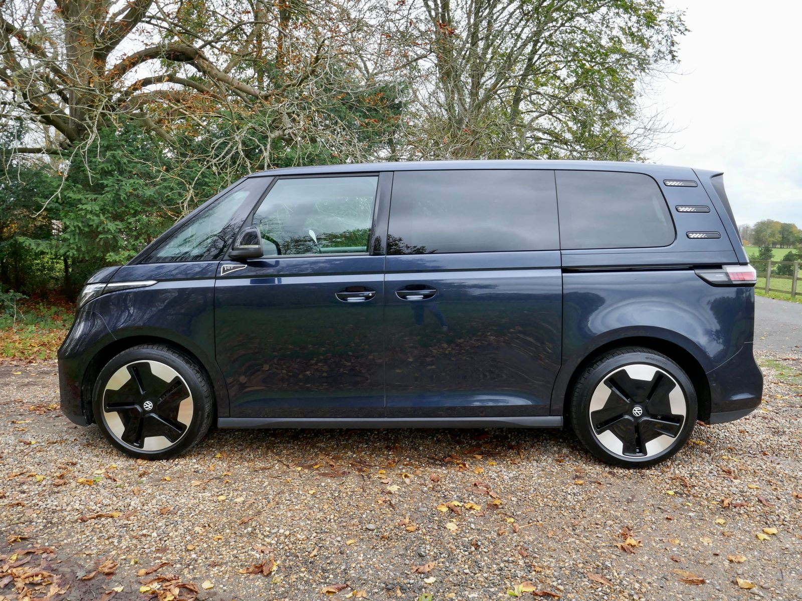 Volkswagen ID. Buzz Pro 77kWh 1ST Edition MPV 5dr Electric Auto (204 ps) 5dr Automatic 2025