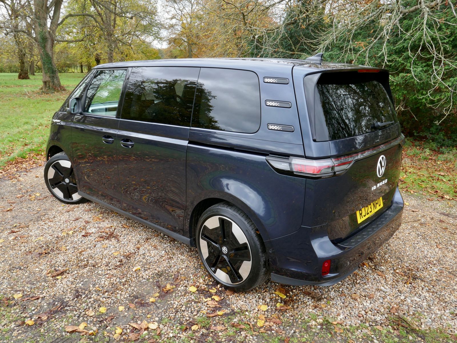 Volkswagen ID. Buzz Pro 77kWh 1ST Edition MPV 5dr Electric Auto (204 ps) 5dr Automatic 2025