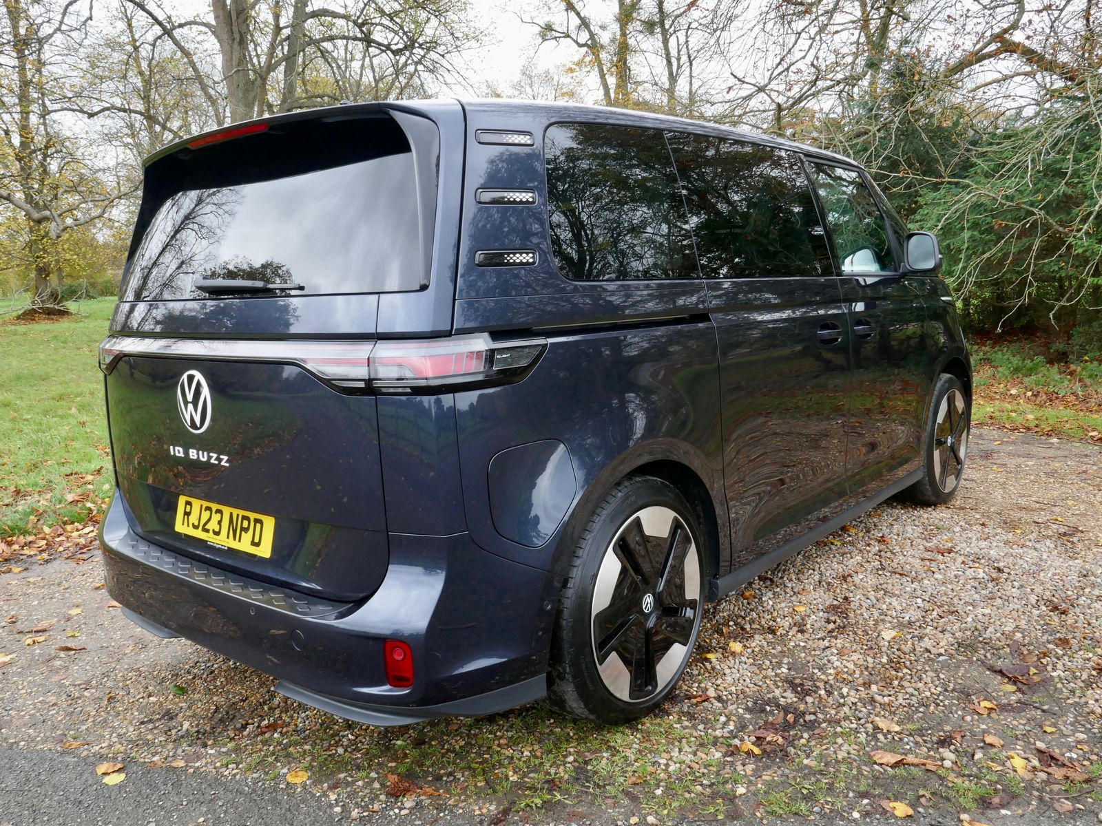 Volkswagen ID. Buzz Pro 77kWh 1ST Edition MPV 5dr Electric Auto (204 ps) 5dr Automatic 2025