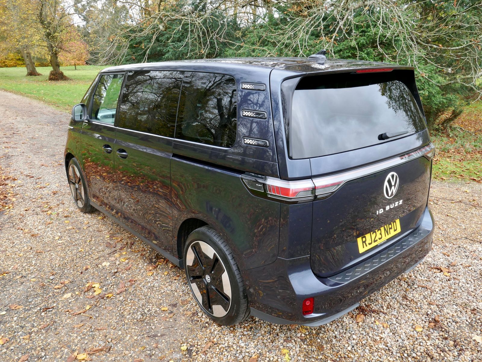 Volkswagen ID. Buzz Pro 77kWh 1ST Edition MPV 5dr Electric Auto (204 ps) 5dr Automatic 2025