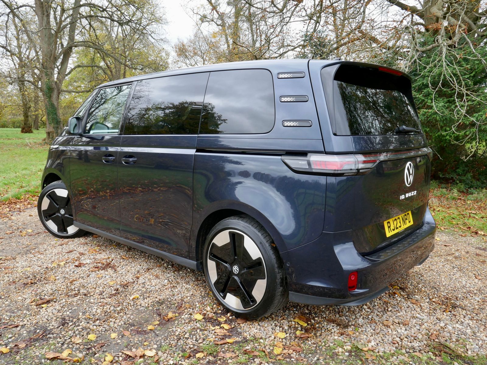 Volkswagen ID. Buzz Pro 77kWh 1ST Edition MPV 5dr Electric Auto (204 ps) 5dr Automatic 2025