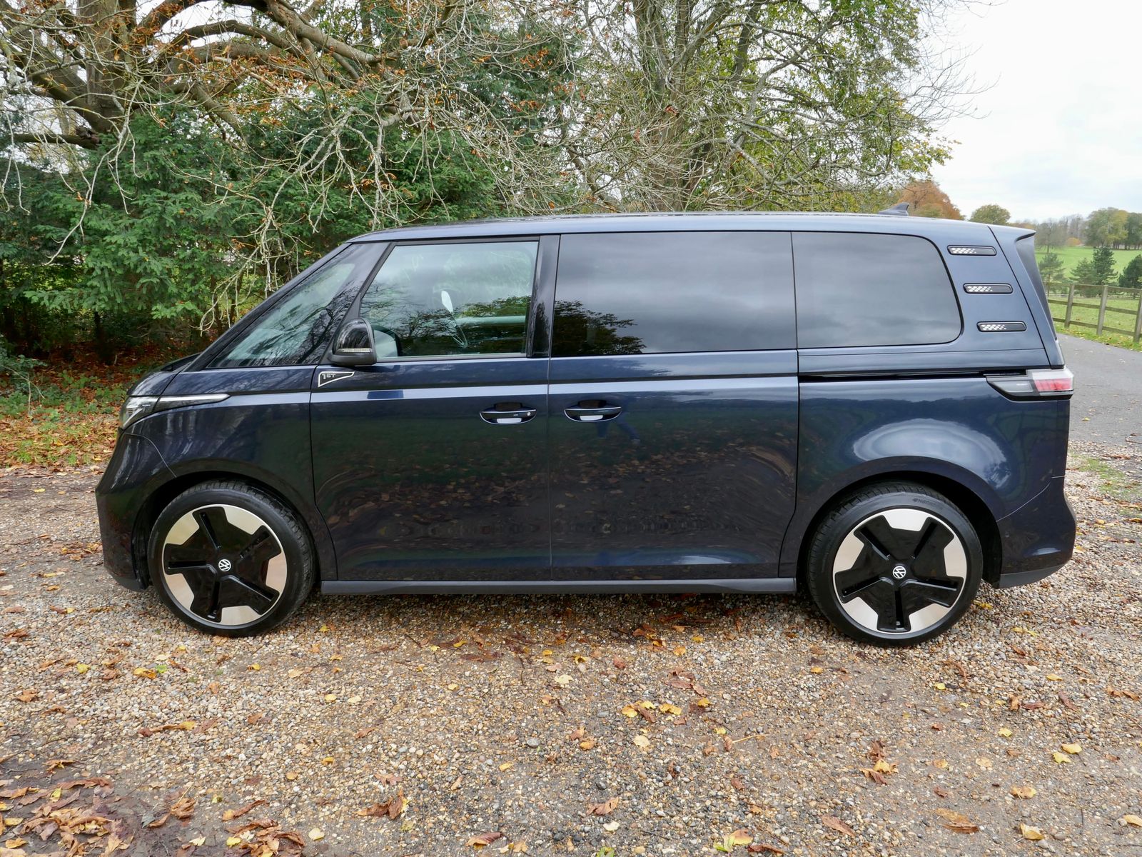 Volkswagen ID. Buzz Pro 77kWh 1ST Edition MPV 5dr Electric Auto (204 ps) 5dr Automatic 2025